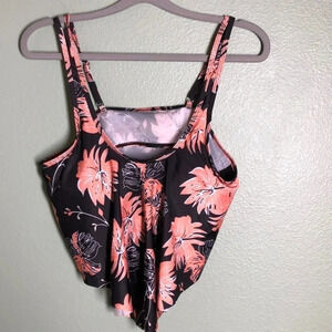 🌸NEW🌸 Swimsuit 2 Piece Runs Small